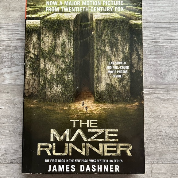 The Maze Runner Book #1 Movie Cover First Edition - Picture 1 of 8